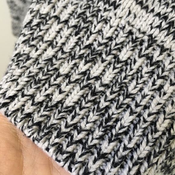 Express Sweater - Picture 6 of 7